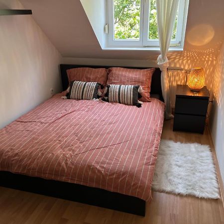Studio Loft Apartment เปตช์ ภายนอก รูปภาพ