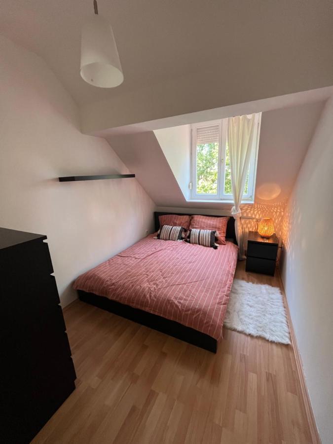Studio Loft Apartment เปตช์ ภายนอก รูปภาพ