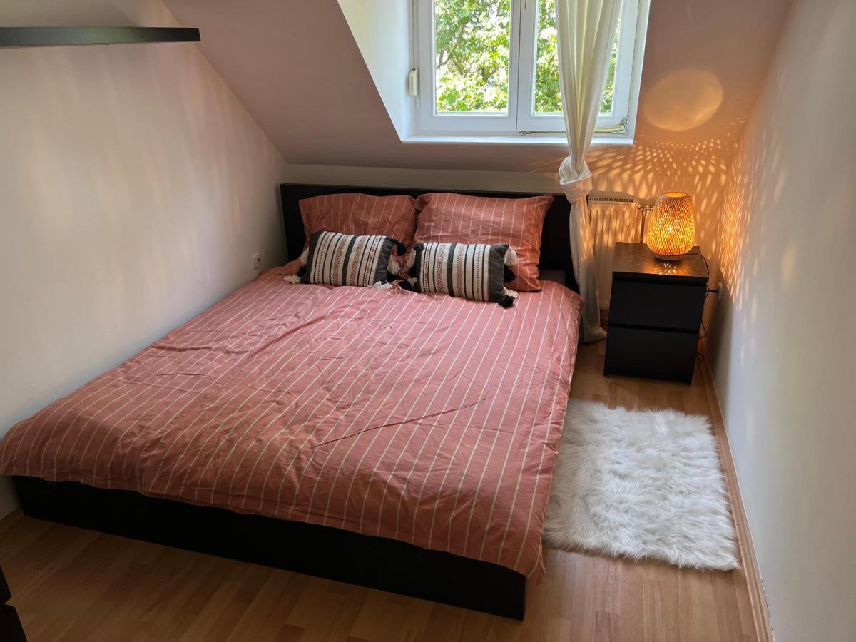 Studio Loft Apartment เปตช์ ภายนอก รูปภาพ