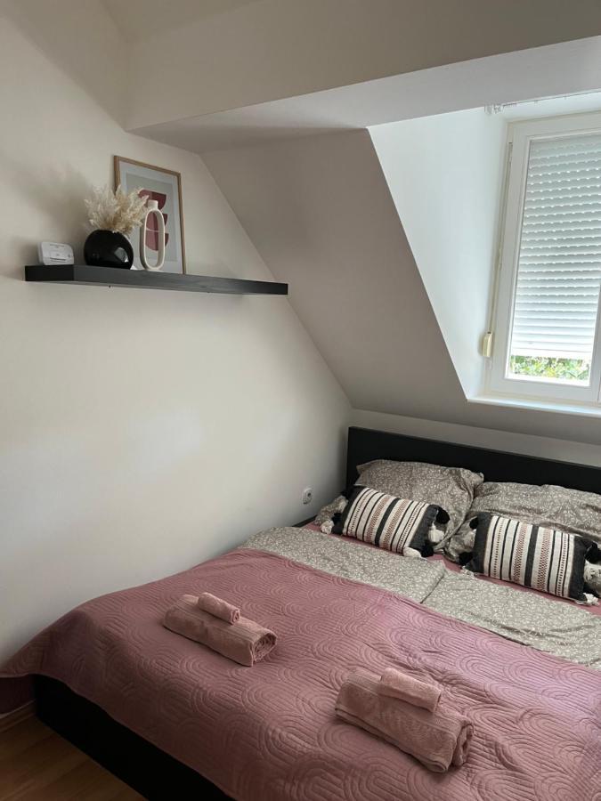 Studio Loft Apartment เปตช์ ภายนอก รูปภาพ